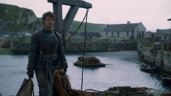 extant_GameOfThrones_2x05-TheGhostOfHarrenhal_1530