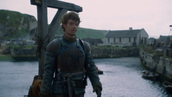 extant_GameOfThrones_2x05-TheGhostOfHarrenhal_1533