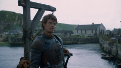 extant_GameOfThrones_2x05-TheGhostOfHarrenhal_1534