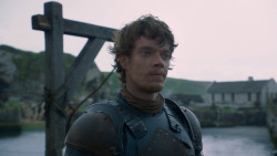 extant_GameOfThrones_2x05-TheGhostOfHarrenhal_1538