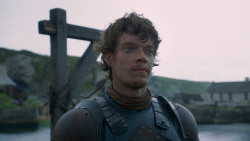 extant_GameOfThrones_2x05-TheGhostOfHarrenhal_1539