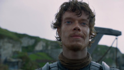 extant_GameOfThrones_2x05-TheGhostOfHarrenhal_1544