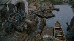 extant_GameOfThrones_2x05-TheGhostOfHarrenhal_1579