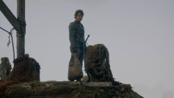extant_GameOfThrones_2x05-TheGhostOfHarrenhal_1585