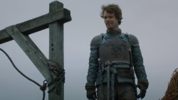 extant_GameOfThrones_2x05-TheGhostOfHarrenhal_1589