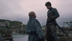extant_GameOfThrones_2x05-TheGhostOfHarrenhal_1664