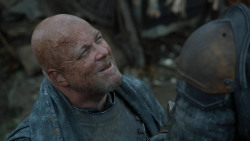 extant_GameOfThrones_2x05-TheGhostOfHarrenhal_1676