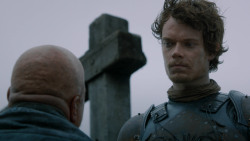 extant_GameOfThrones_2x05-TheGhostOfHarrenhal_1689