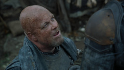 extant_GameOfThrones_2x05-TheGhostOfHarrenhal_1693