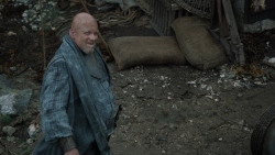 extant_GameOfThrones_2x05-TheGhostOfHarrenhal_1705