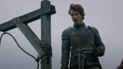 extant_GameOfThrones_2x05-TheGhostOfHarrenhal_1706