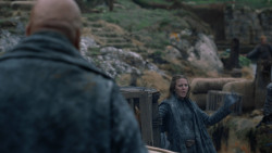 extant_GameOfThrones_2x05-TheGhostOfHarrenhal_1716