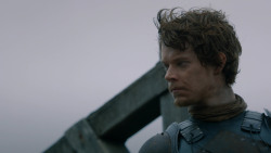 extant_GameOfThrones_2x05-TheGhostOfHarrenhal_1719