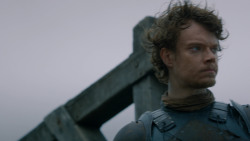 extant_GameOfThrones_2x05-TheGhostOfHarrenhal_1724