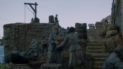 extant_GameOfThrones_2x05-TheGhostOfHarrenhal_1731