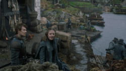 extant_GameOfThrones_2x05-TheGhostOfHarrenhal_1740