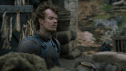 extant_GameOfThrones_2x05-TheGhostOfHarrenhal_1747
