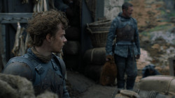 extant_GameOfThrones_2x05-TheGhostOfHarrenhal_1778