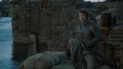 extant_GameOfThrones_2x05-TheGhostOfHarrenhal_1864
