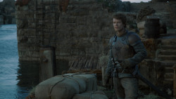 extant_GameOfThrones_2x05-TheGhostOfHarrenhal_1866