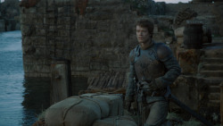 extant_GameOfThrones_2x05-TheGhostOfHarrenhal_1867