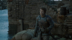 extant_GameOfThrones_2x05-TheGhostOfHarrenhal_1868