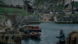 extant_GameOfThrones_2x05-TheGhostOfHarrenhal_1871