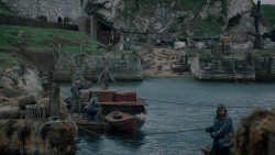 extant_GameOfThrones_2x05-TheGhostOfHarrenhal_1872