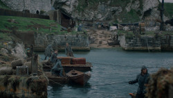 extant_GameOfThrones_2x05-TheGhostOfHarrenhal_1873