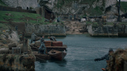extant_GameOfThrones_2x05-TheGhostOfHarrenhal_1876