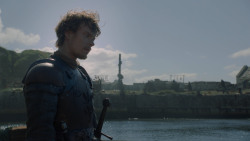 extant_GameOfThrones_2x05-TheGhostOfHarrenhal_1886