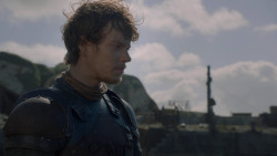 extant_GameOfThrones_2x05-TheGhostOfHarrenhal_1893