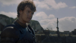 extant_GameOfThrones_2x05-TheGhostOfHarrenhal_1896
