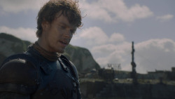 extant_GameOfThrones_2x05-TheGhostOfHarrenhal_1900