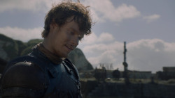 extant_GameOfThrones_2x05-TheGhostOfHarrenhal_1907