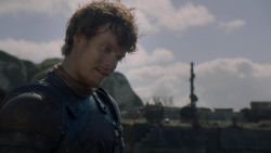extant_GameOfThrones_2x05-TheGhostOfHarrenhal_1908
