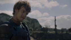 extant_GameOfThrones_2x05-TheGhostOfHarrenhal_1917