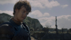 extant_GameOfThrones_2x05-TheGhostOfHarrenhal_1918