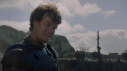 extant_GameOfThrones_2x05-TheGhostOfHarrenhal_1930