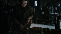 extant_GameOfThrones_2x05-TheGhostOfHarrenhal_1936
