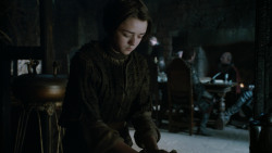 extant_GameOfThrones_2x05-TheGhostOfHarrenhal_1944