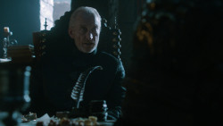 extant_GameOfThrones_2x05-TheGhostOfHarrenhal_2011
