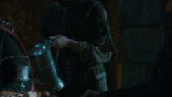extant_GameOfThrones_2x05-TheGhostOfHarrenhal_2097