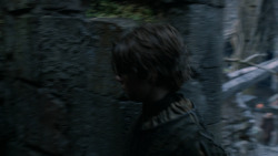 extant_GameOfThrones_2x05-TheGhostOfHarrenhal_2284
