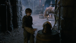 extant_GameOfThrones_2x05-TheGhostOfHarrenhal_2401