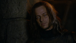 extant_GameOfThrones_2x05-TheGhostOfHarrenhal_2416