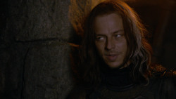 extant_GameOfThrones_2x05-TheGhostOfHarrenhal_2434