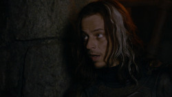 extant_GameOfThrones_2x05-TheGhostOfHarrenhal_2435