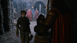 extant_GameOfThrones_2x05-TheGhostOfHarrenhal_2447