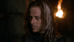 extant_GameOfThrones_2x05-TheGhostOfHarrenhal_2454